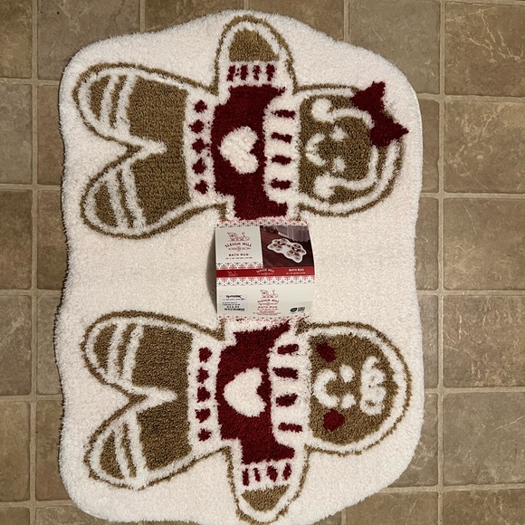 NEW Home Goods Sleigh Hill Gingerbread Boy & Girl Christmas Bathroom Mat 22x30 - Picture 2 of 6